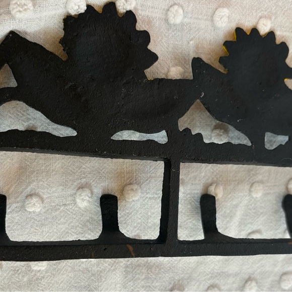 VINTAGE Farmhouse Cast Iron HOOK WALL HANGER Sunflowers - Picture 12 of 14